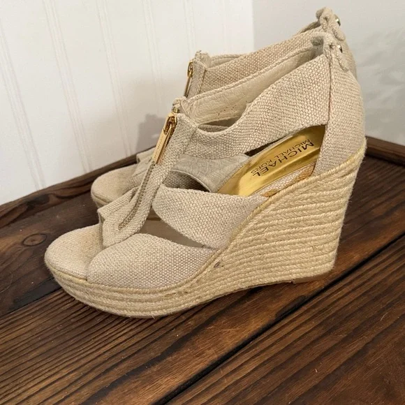 Michael Kors Beige Wedge Espadrille Sandals with Gold Zipper - Picture 2 of 7